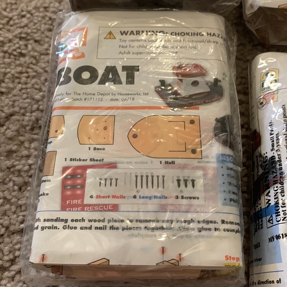 4 pack of Fireboat kits - NWOT - Picture 3 of 4